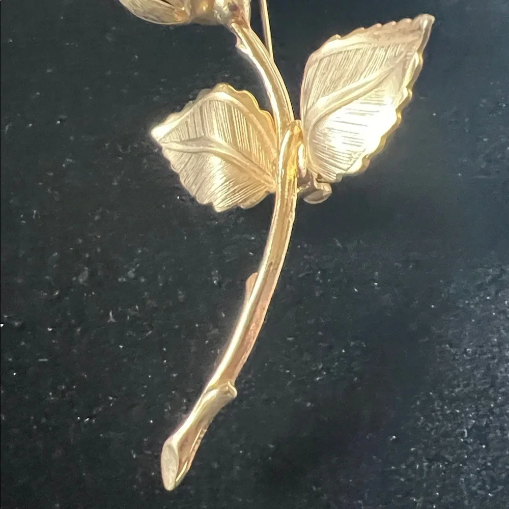 Giovanni Gold Toned Rose Brooch/Pin - Beautiful